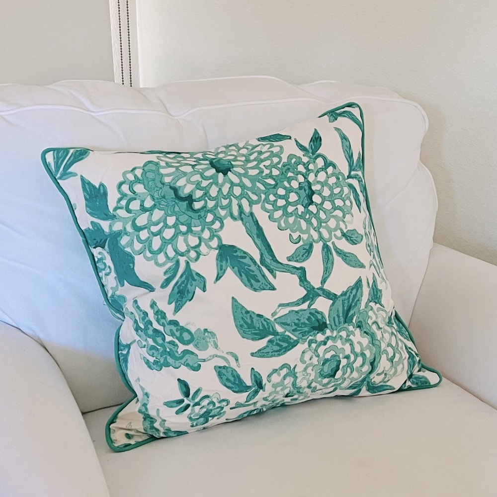 ✨RARE✨ C. Wonder Green Chinois Pattern Pillow Cover